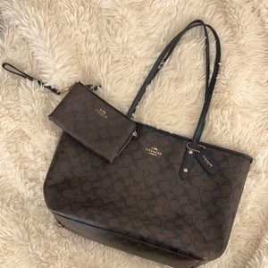 COACH Authentic Signature City Zip Tote